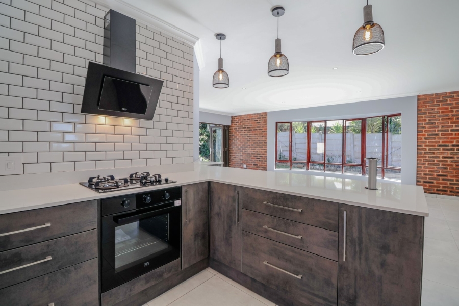 3 Bedroom Property for Sale in Groenvallei Western Cape
